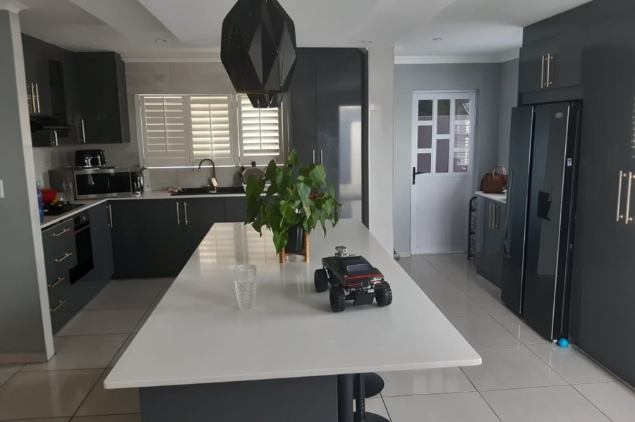 To Let 3 Bedroom Property for Rent in Parklands Western Cape